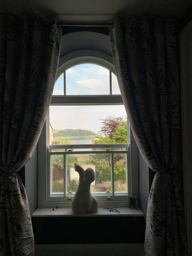 Dylan Thomas Sea View Bed & Breakfast Laugharne Exterior photo