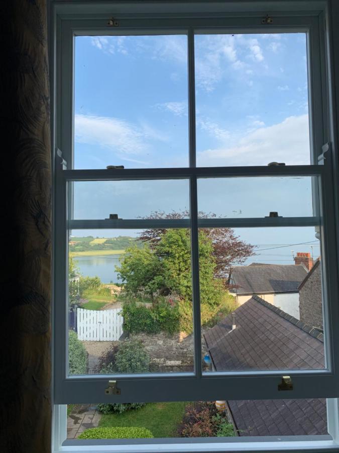 Dylan Thomas Sea View Bed & Breakfast Laugharne Exterior photo