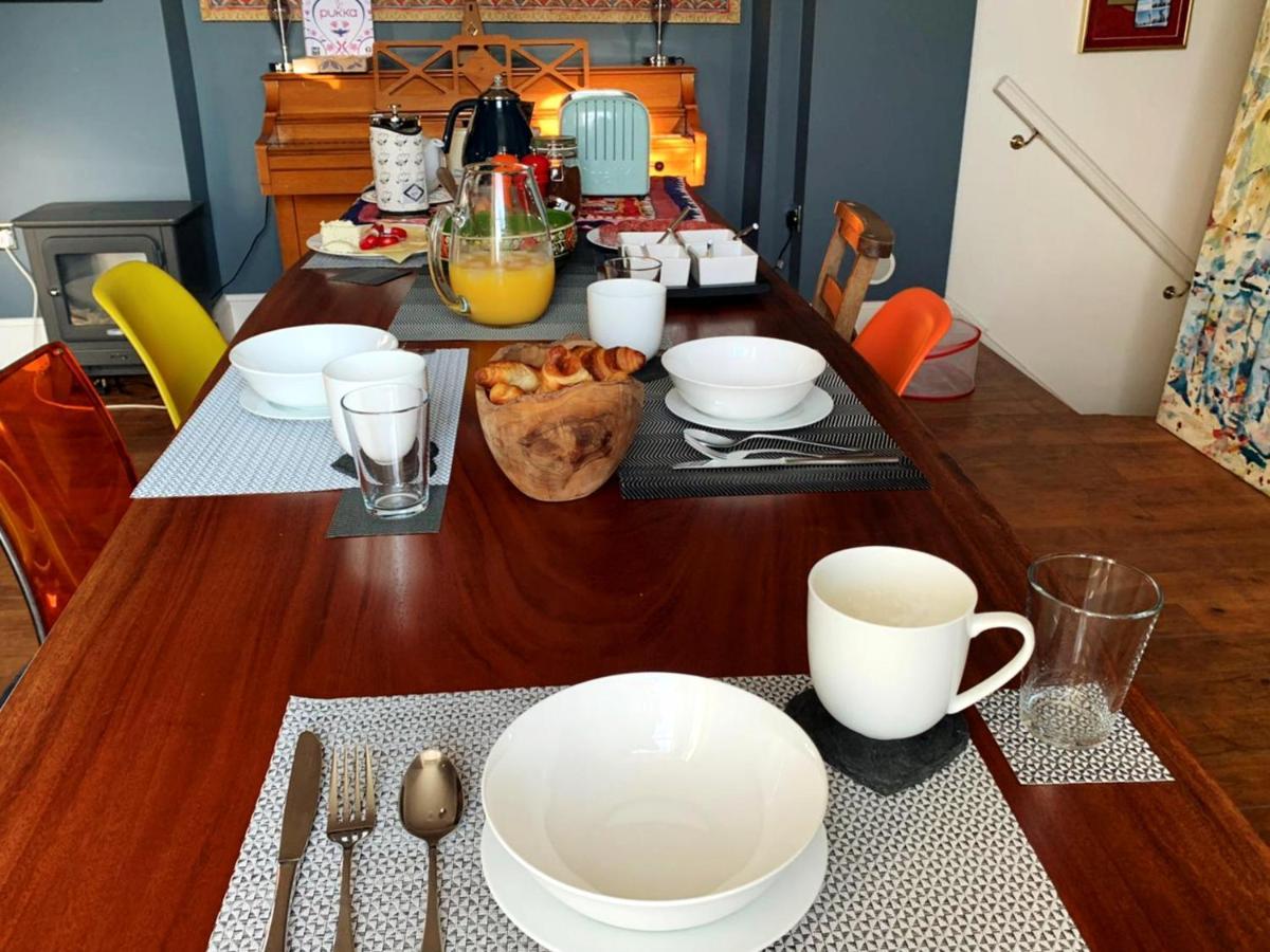 Dylan Thomas Sea View Bed & Breakfast Laugharne Exterior photo
