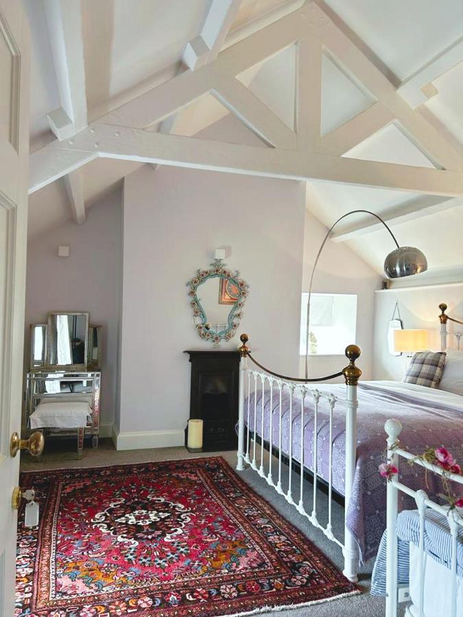 Dylan Thomas Sea View Bed & Breakfast Laugharne Exterior photo