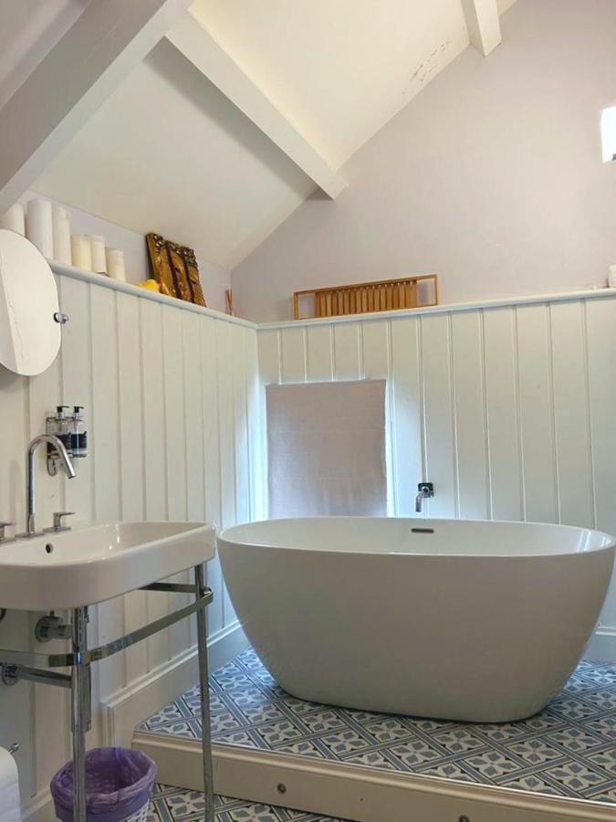 Dylan Thomas Sea View Bed & Breakfast Laugharne Exterior photo